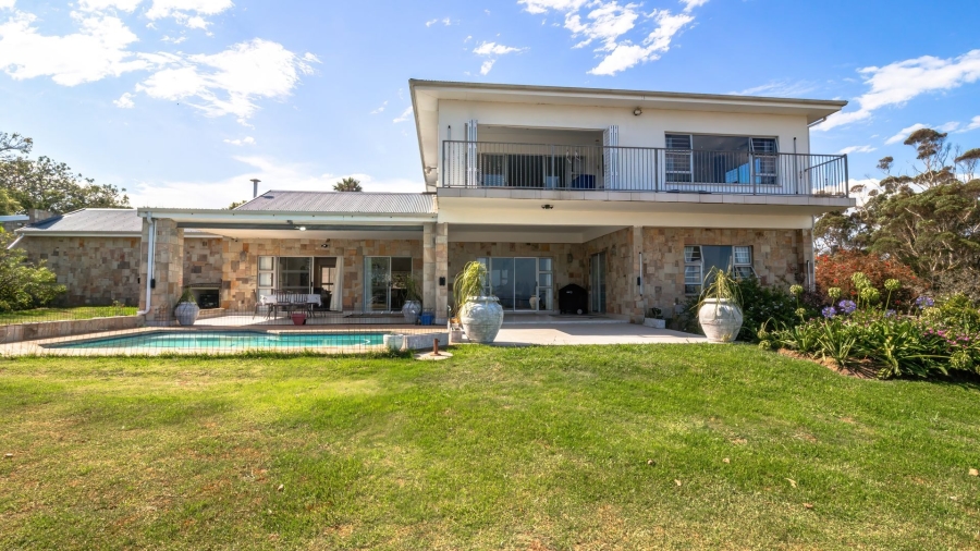 5 Bedroom Property for Sale in Sunrise On Sea Eastern Cape